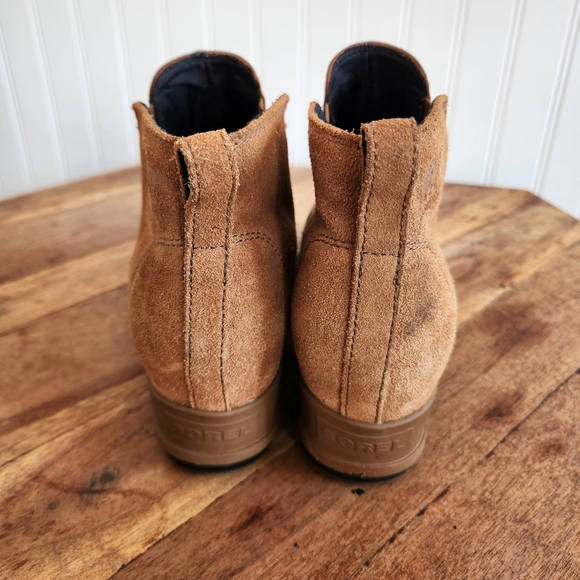 SOREL Evie Tan Waterproof Pull On Suede Leather Wedge Ankle Booties 9 - Picture 2 of 11